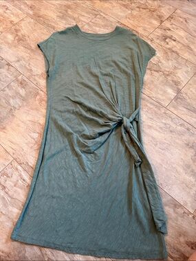 GAP Olive Green Knit Top with Crew Neck